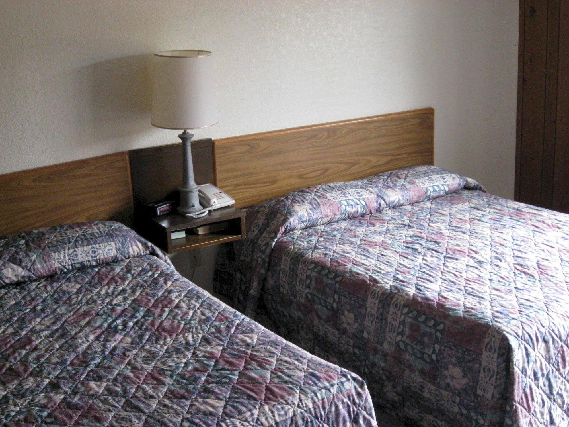 Oneida Village Inn Three Lakes Kültér fotó
